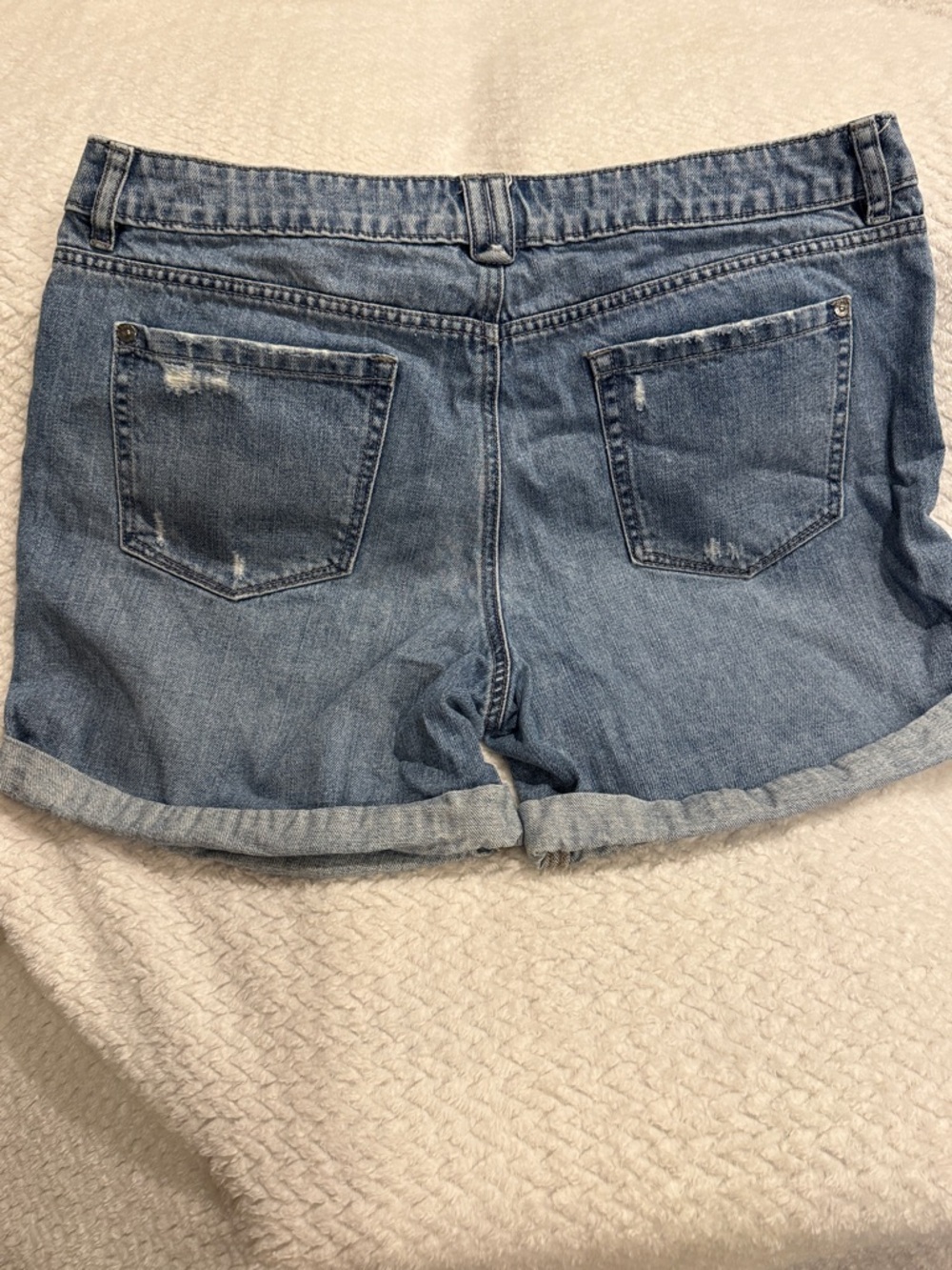 Apt. 9 Womens Light Blue Distressed Rolled Hem Denim Shorts Size 16 - Picture 5 of 6